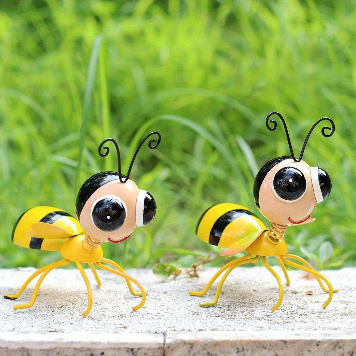 Metal bee garden decor set showing two detailed bee sculptures for outdoor patio decoration