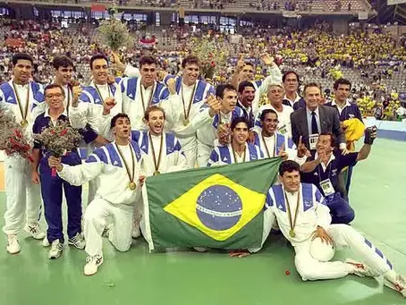 VOLEIBOL À MODA ANTIGA