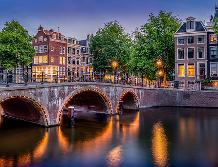 Panorama of the Amsterdam Canal.jpg