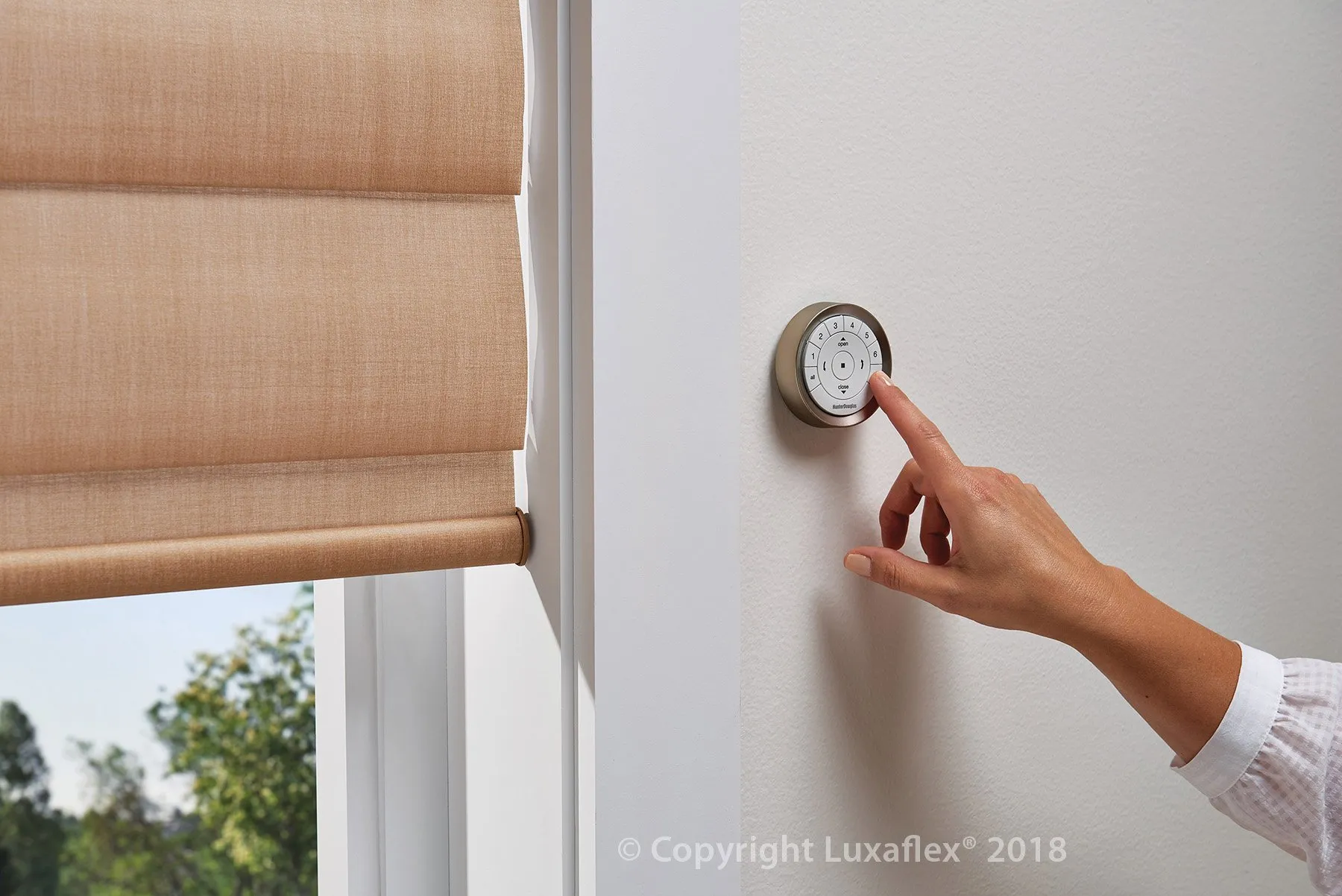 Luxaflex Motorised blind controls