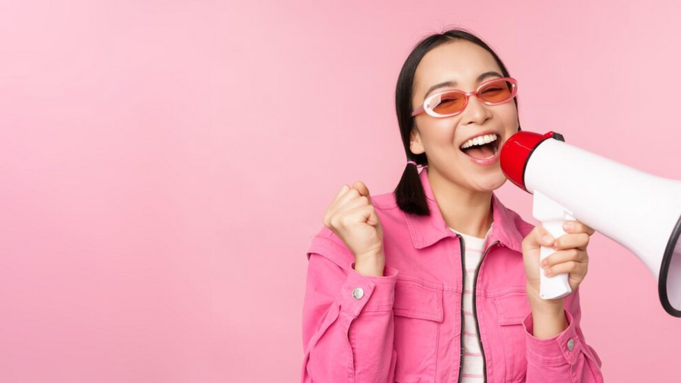 Why Brands Target Consumers Before the Weekend