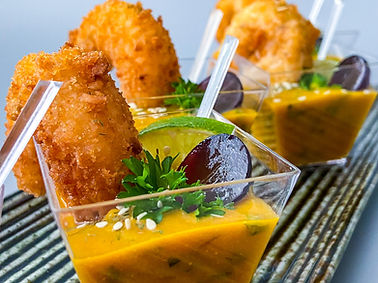 Coconut shrimps with mano sauce, krevetes su mango padazu