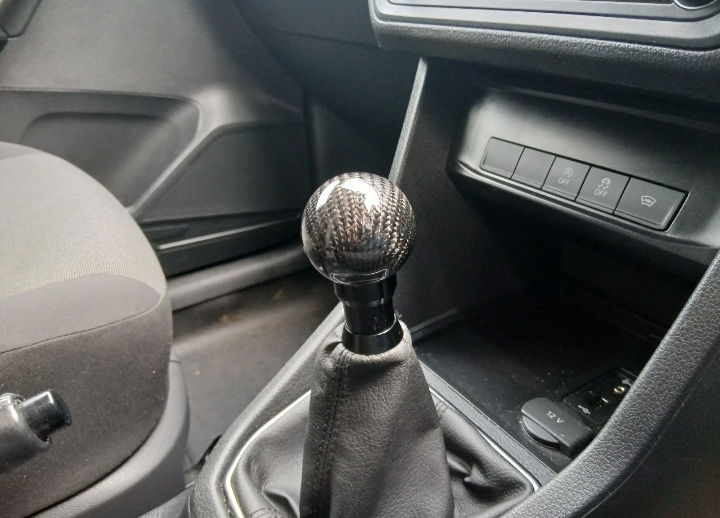 Thumbnail: VW Caddy Genuine Carbon Fibre /Black Gear Knob MK3/MK4