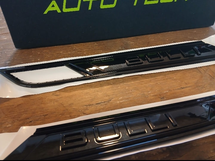 Thumbnail: Transporter T6.1 Front Wing Badges Bulli Left And Right Gloss Black