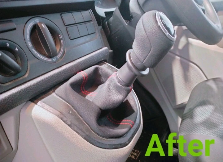 Thumbnail: VW  T6 Leather Gear Knob / Gaiter 5 Speed Transporter 2016-2020 Red Stitch