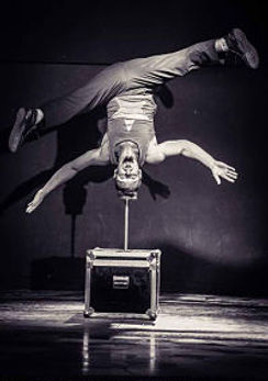 Equilibrio de cabeza, equilibrismo, circo