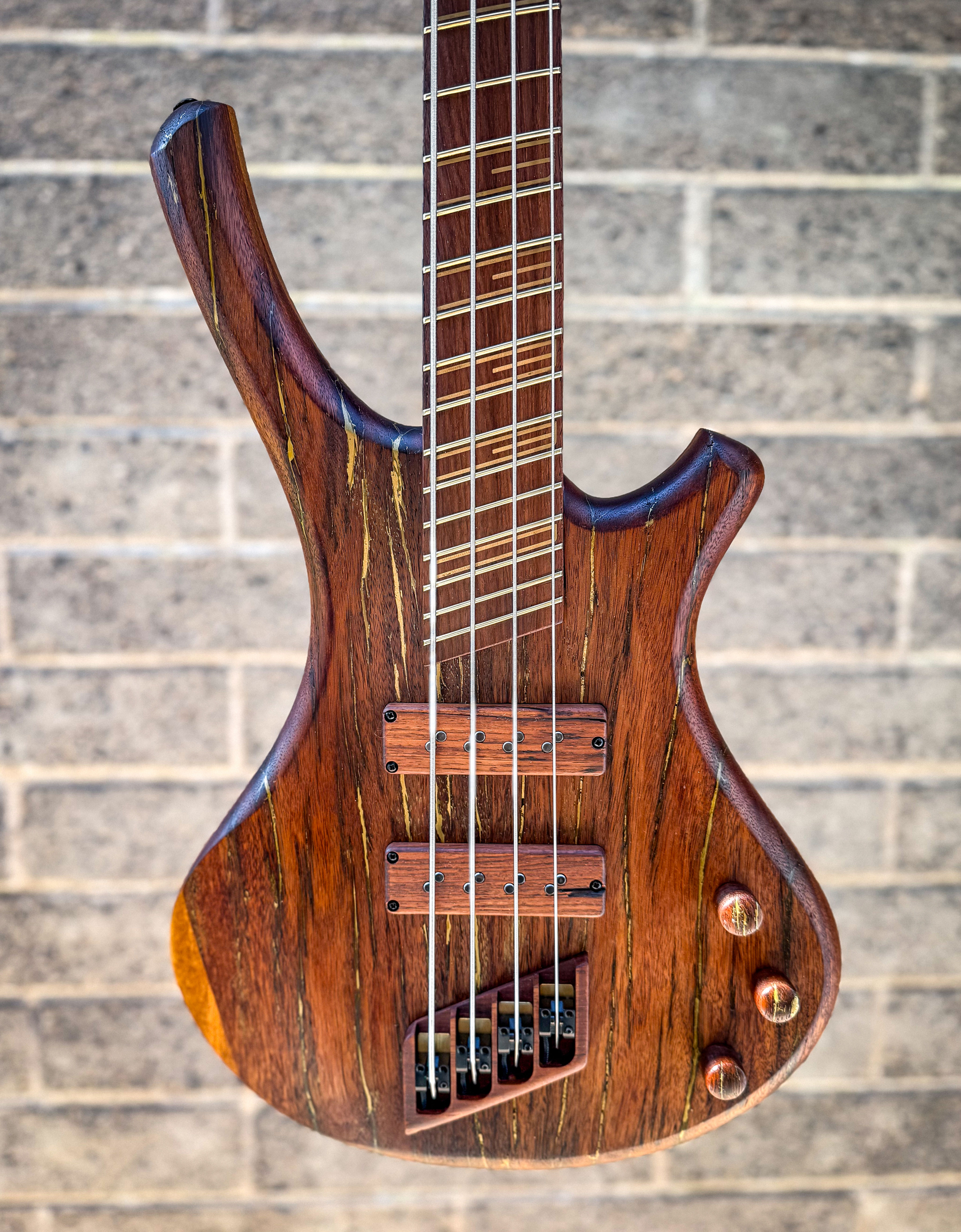Handmade Multiscale Bass Guitar – Nicaraguan Rosewood & Mahogany – Roberto-Venn