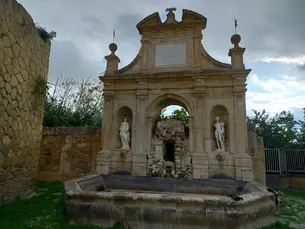 I Leoni di Leonforte e la vasca dell'acqua serviranno a resistere all'eutanasia di Stato?