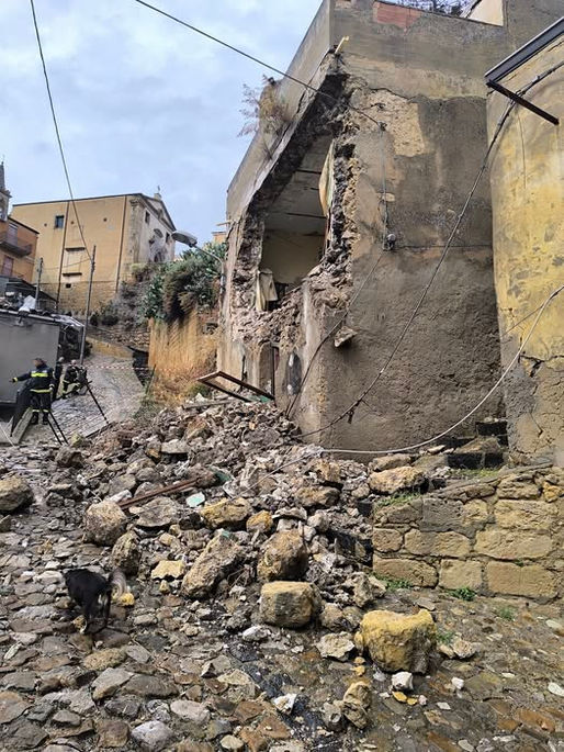 Leonforte annega sotto la pioggia di giugno