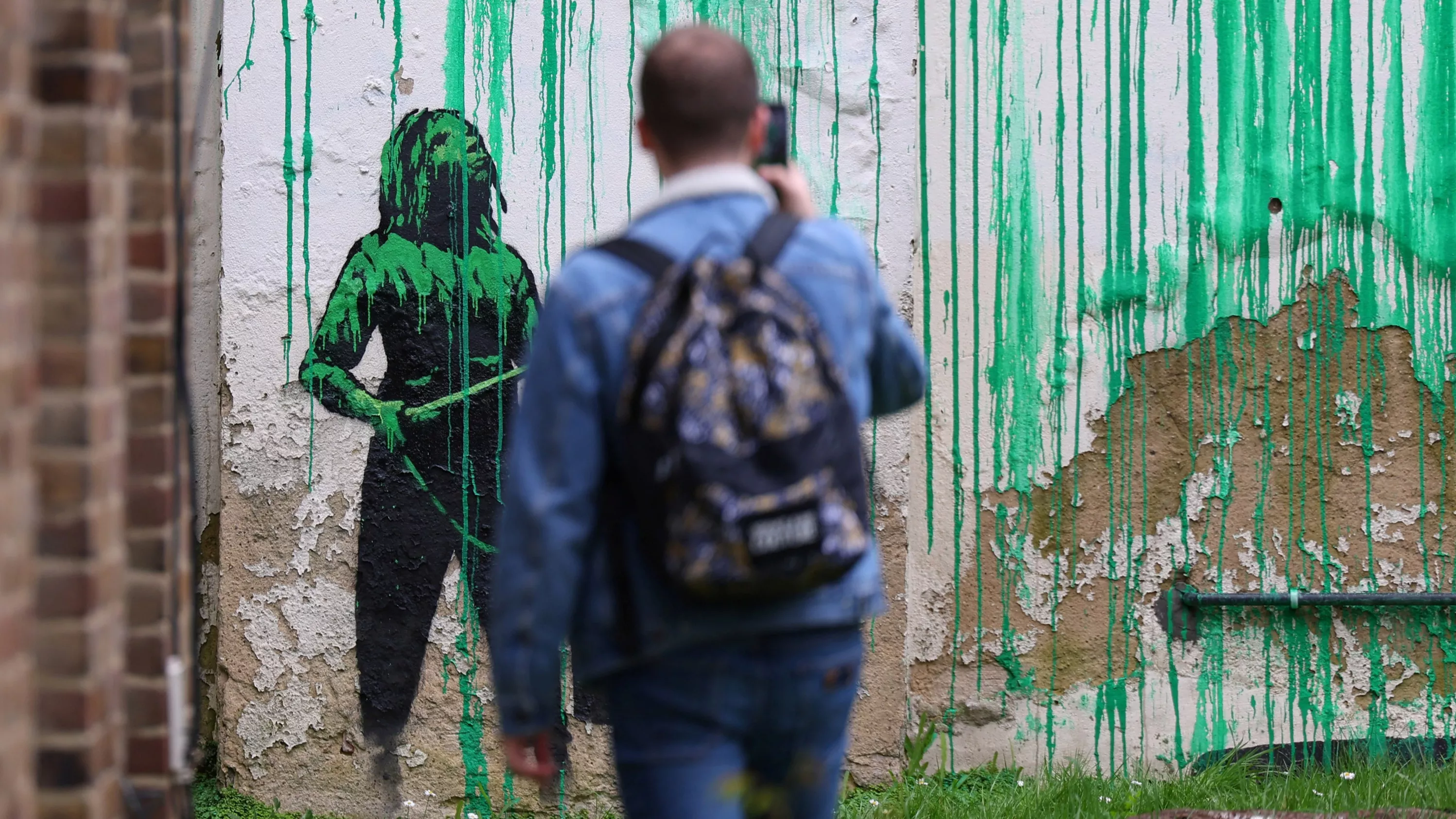 Don&#39;t miss Banksy&#39;s captivating new work in London, where the renowned street artist continues to amaze with his talent for transforming the ordinary into the extraordinary.
