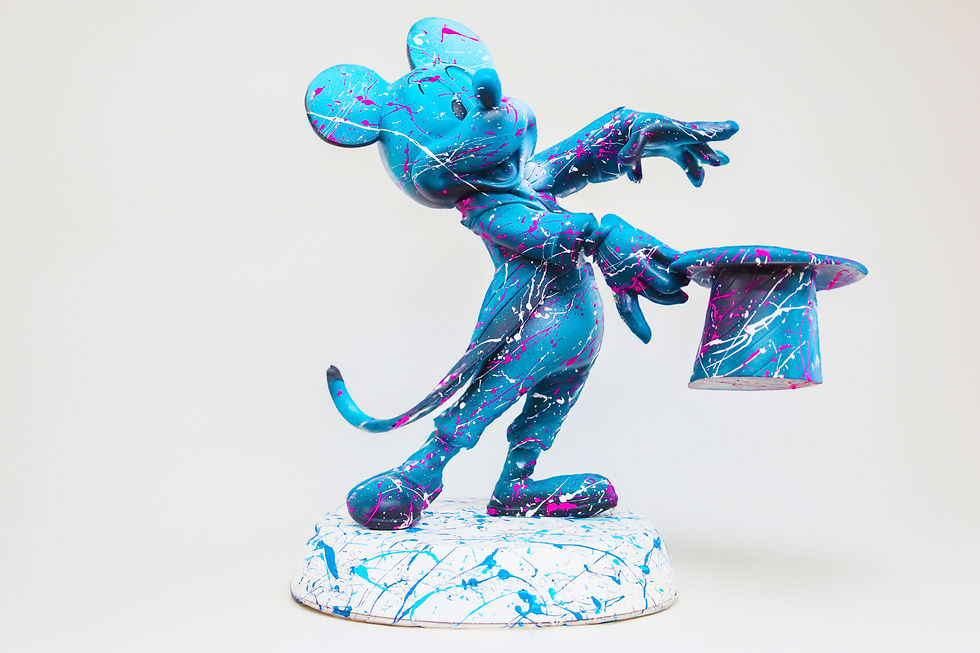 Thumbnail: Sculpture Mickey Magicien façon street art. Pop art abstrait, résine multicolore signée Vincent Bardou. Parfaite pour déco