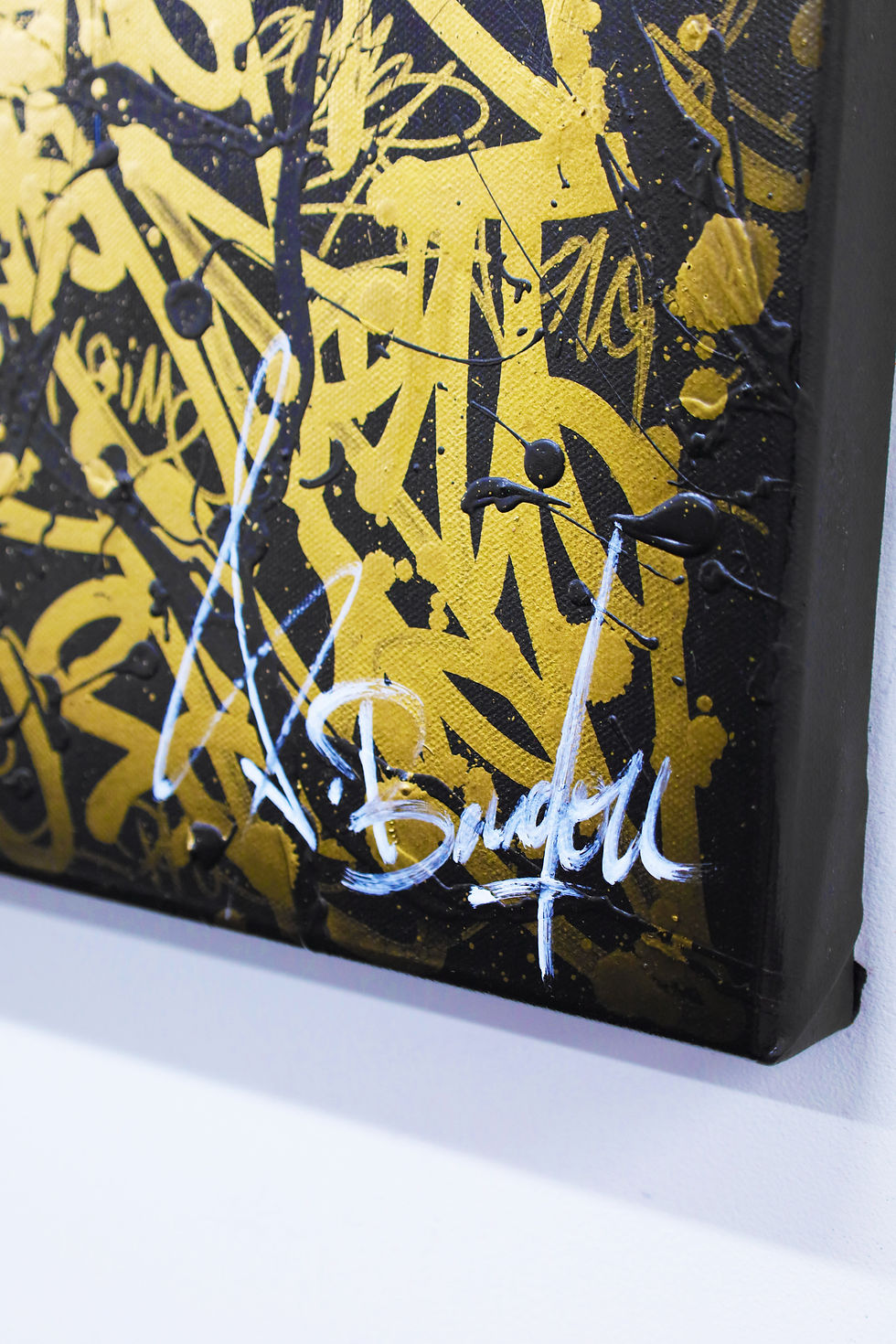Miniature : Tableau mural panthère dorée en style graffiti sur toile par Vincent Bardou parfait pour espace design ou galerie privée.