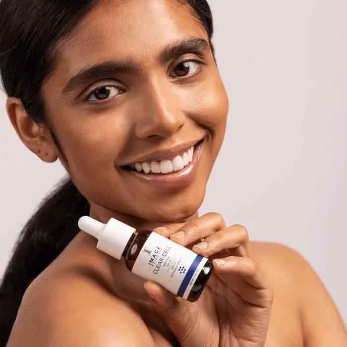 Thumbnail: CLEAR CELL Restoring Serum (Oil free)