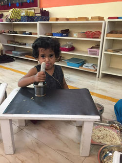 Pounding dates to make sweets