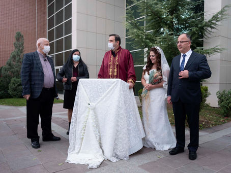 Ayşe Tatile Çıktı
