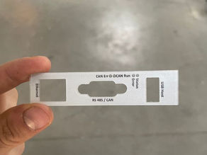 Industrielle Kennzeichnung: Wie UV-Direktdruck Ihre Produktion effizienter macht