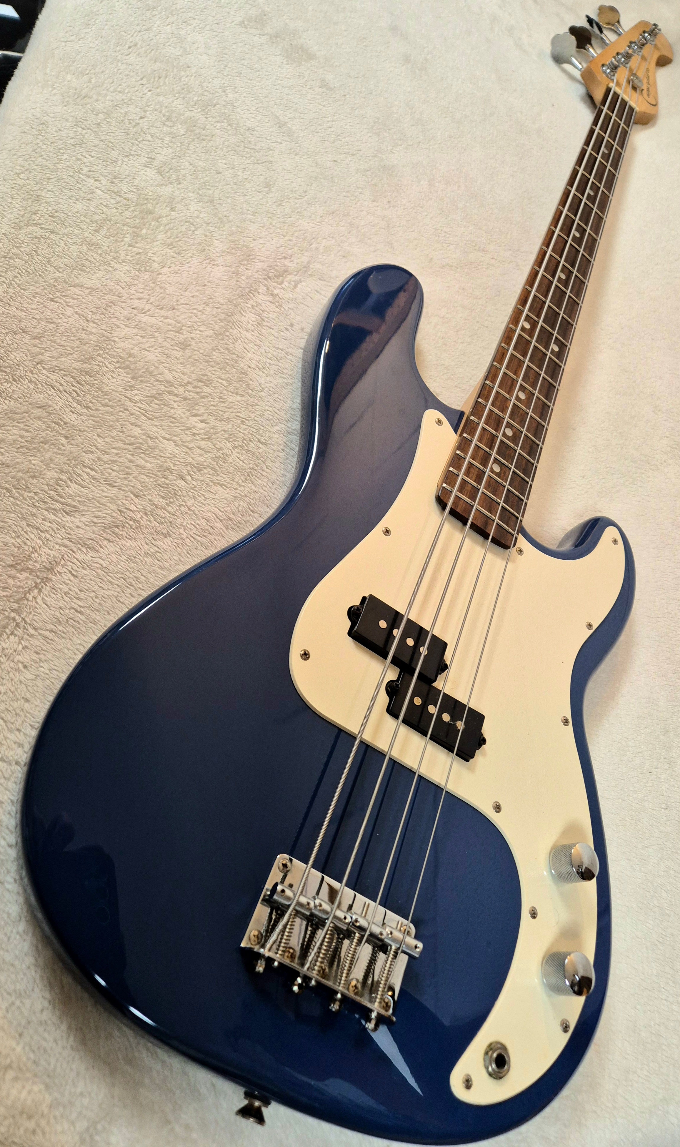 Cougar Guitar Co. Precision Bass Deep Blue