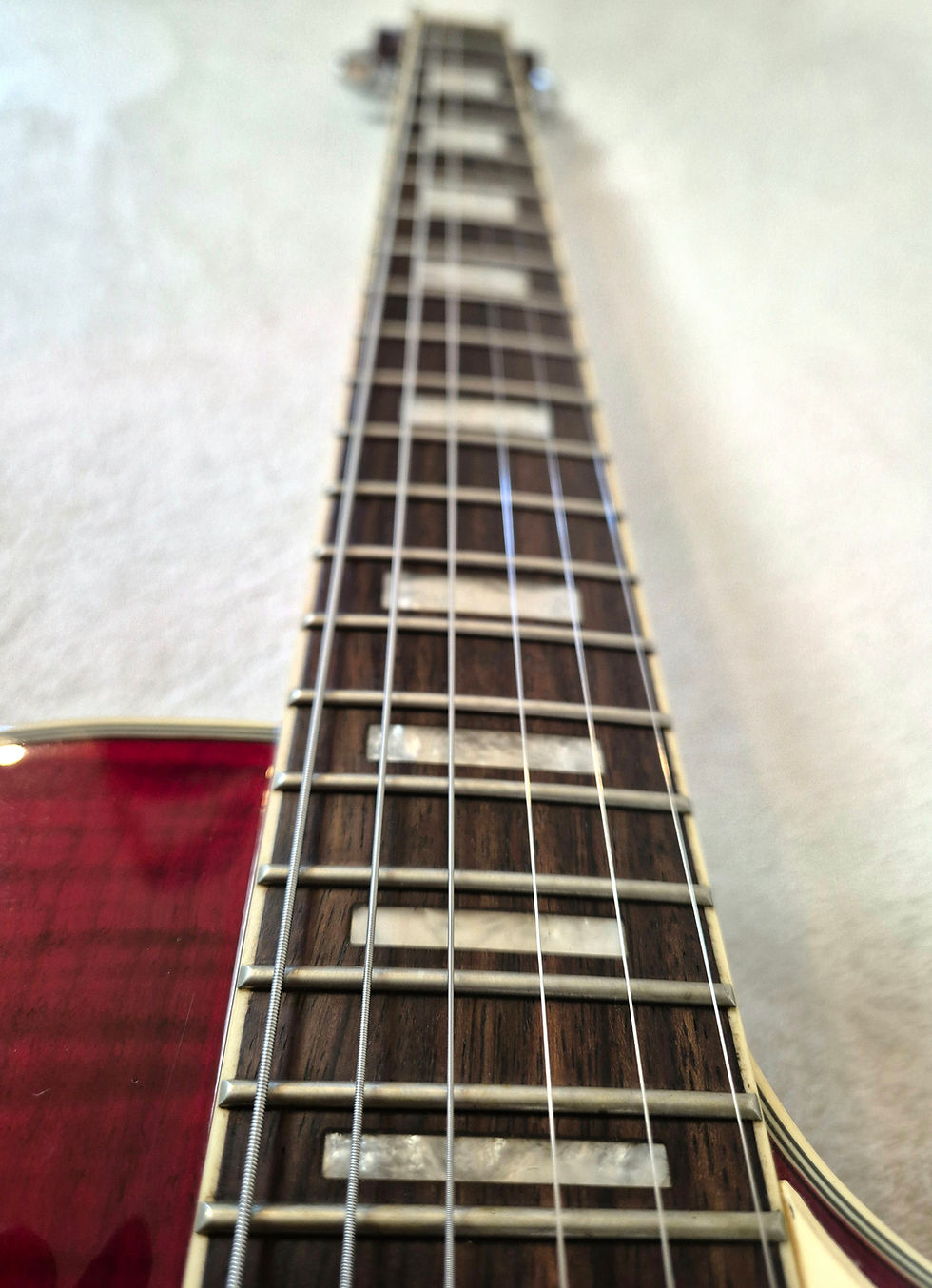 Thumbnail: Legacy Emerald Classic Les Paul & Hard Case