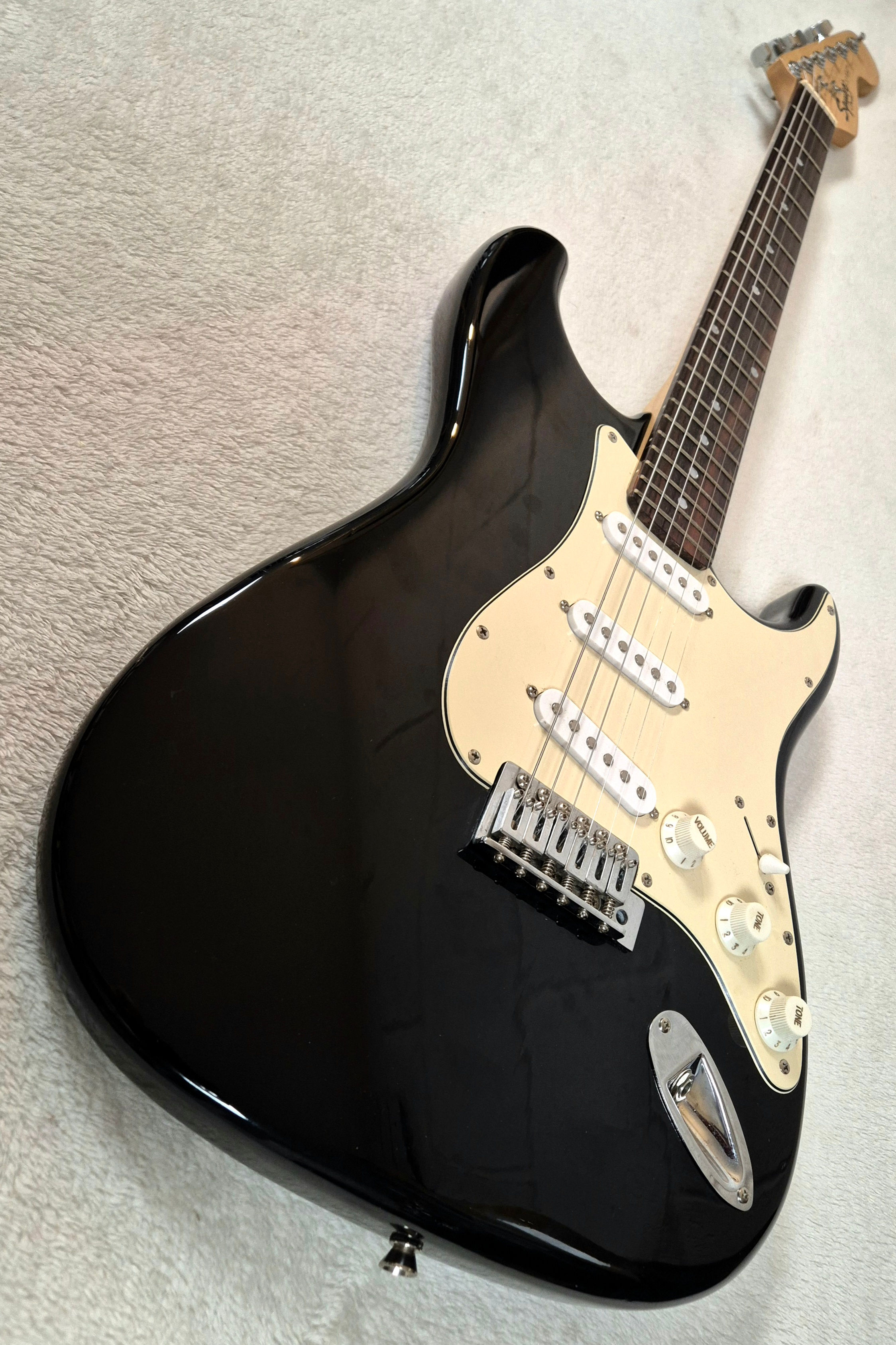 2004 Fender Squier Special Edition SE Stratocaster
