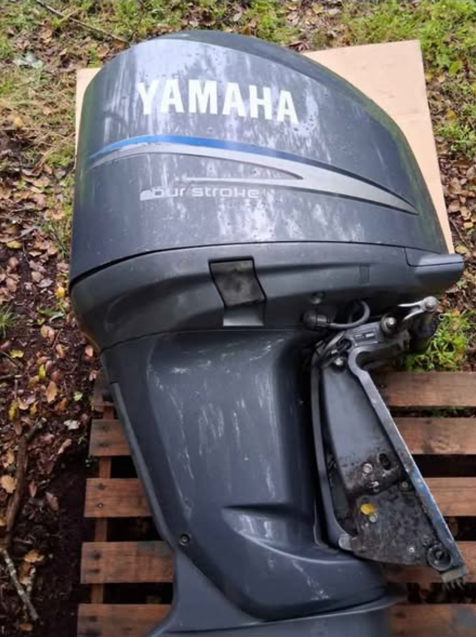 Miniatura: Motor Yamaha 250 a 4 tempos com 980 horas.