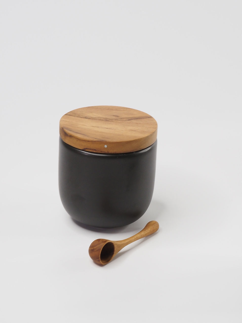 ภาพขนาดย่อ: Ceramic Cup with magnet Lid and Spoon
