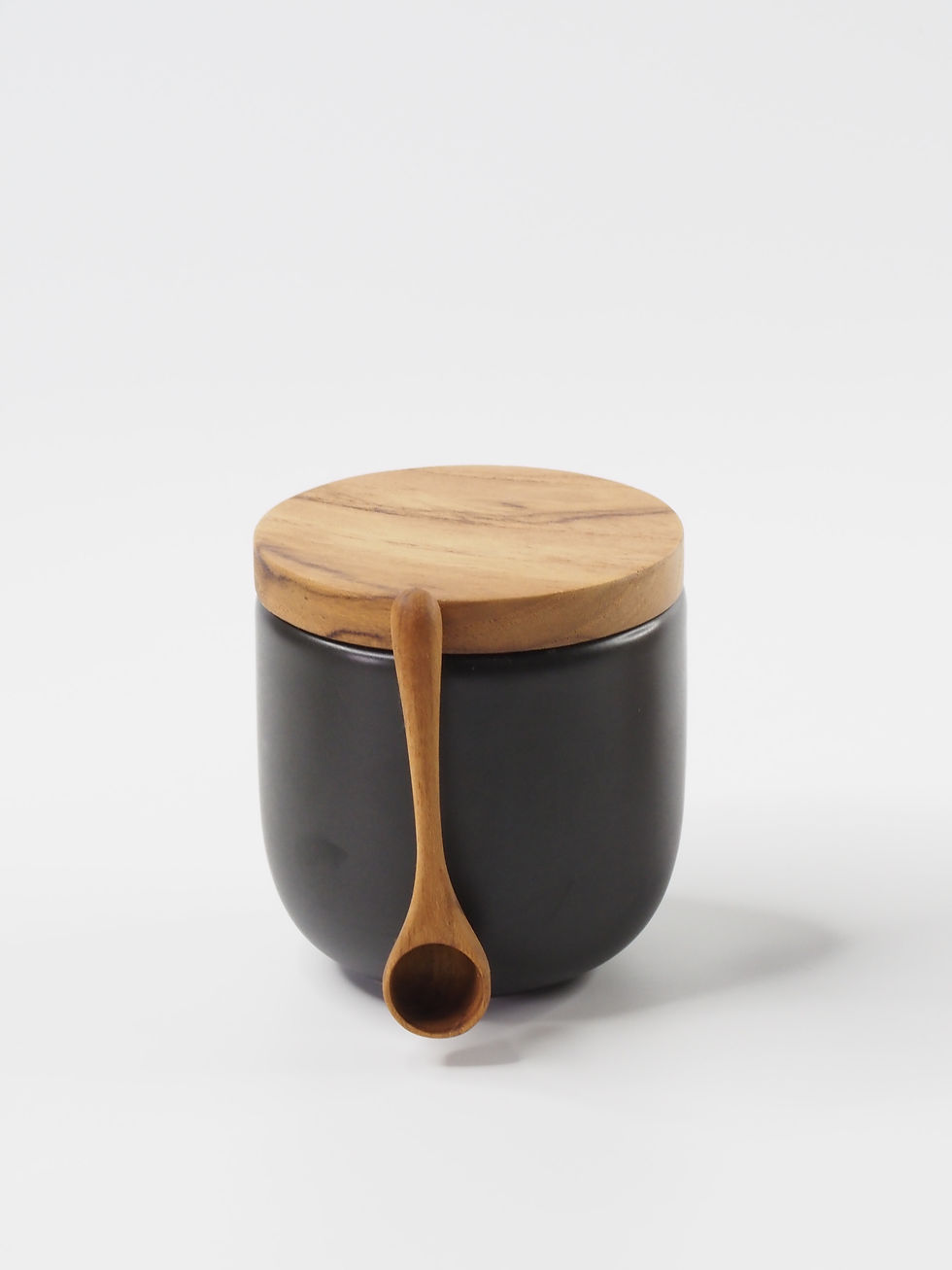 Thumbnail: Ceramic Cup with magnet Lid and Spoon