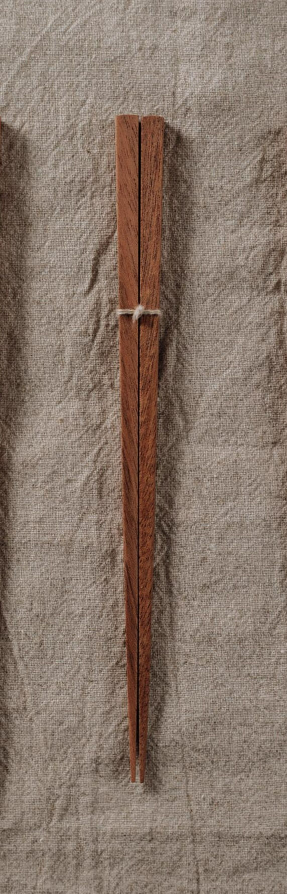 ภาพขนาดย่อ: R-32 Mahogany