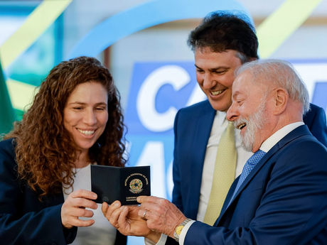 Lula sanciona a Carteira Nacional do Professor, saiba como solicitar