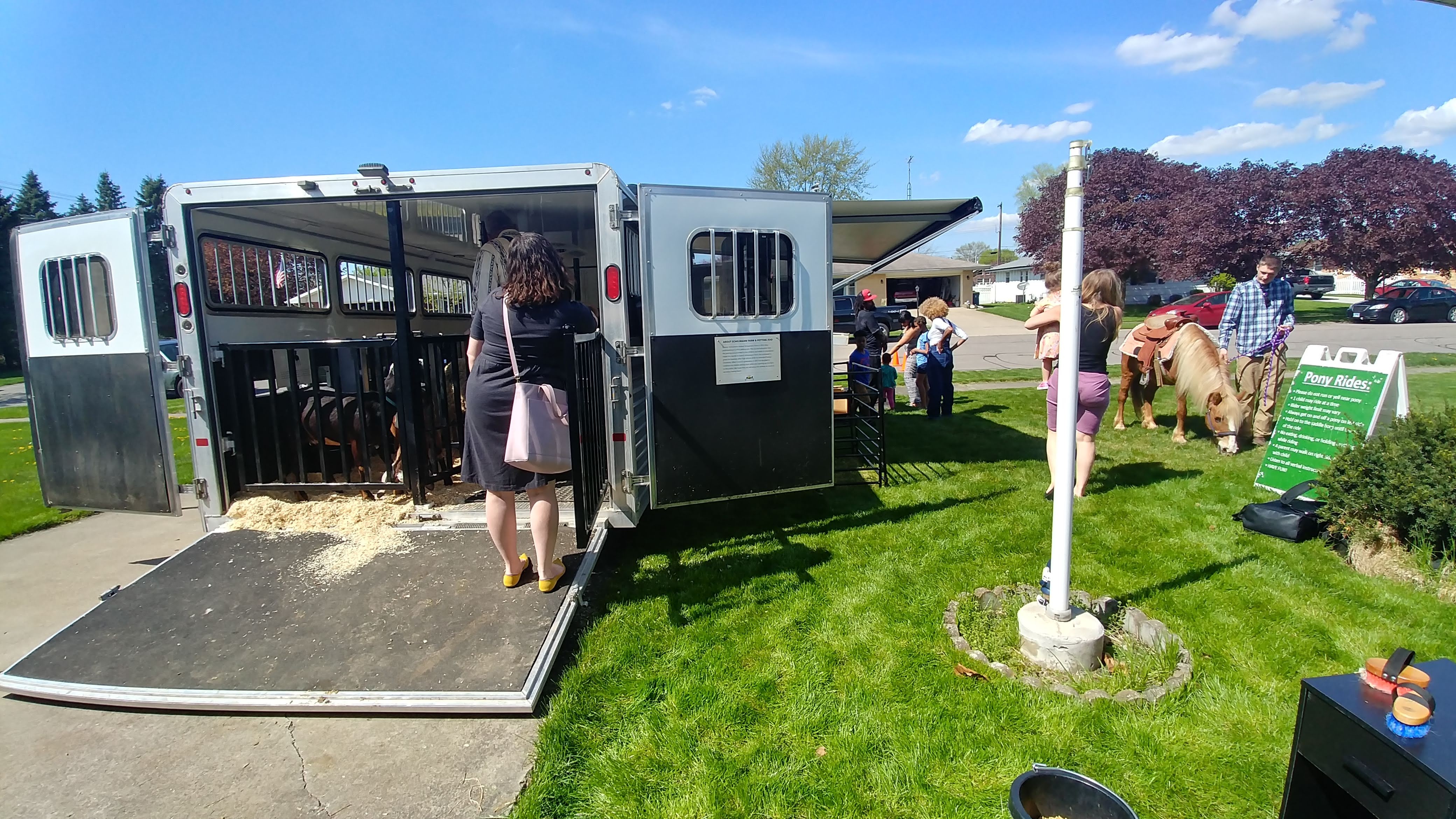 Mobile Farm | Scheumann Farm & Petting Zoo