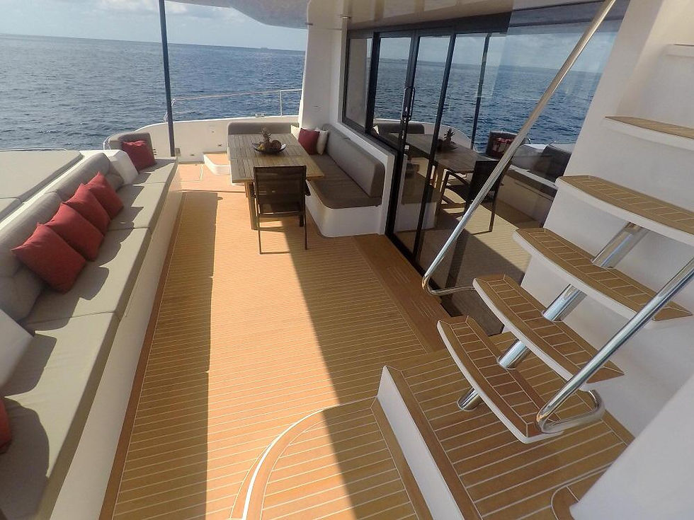 Miniatura: Silent Yachts: Solar Catamarans