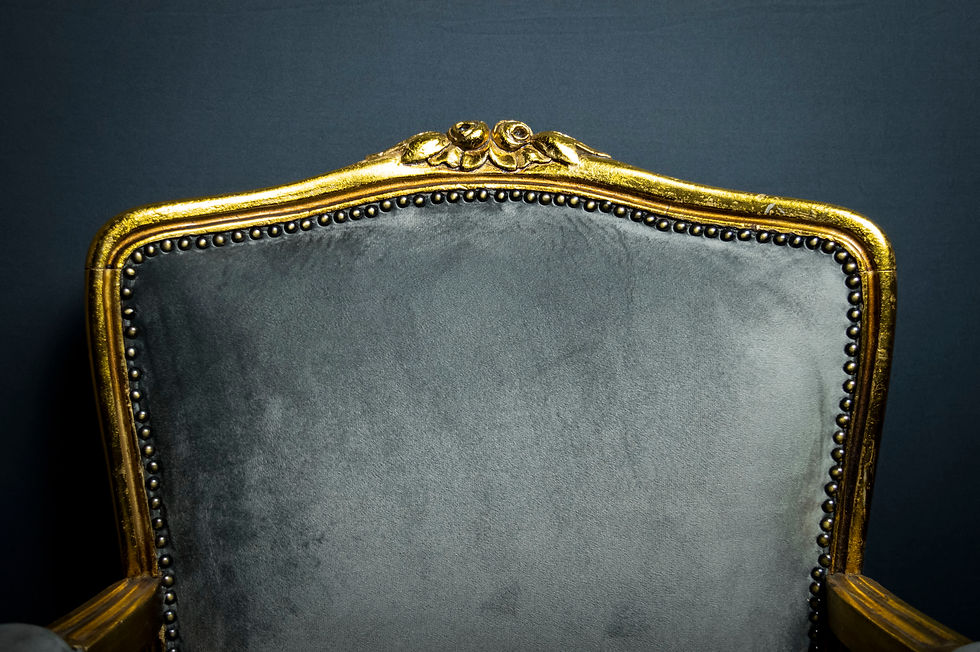 Miniatura: Par de Poltronas Folheadas a Ouro no Estilo Luís XV Francês