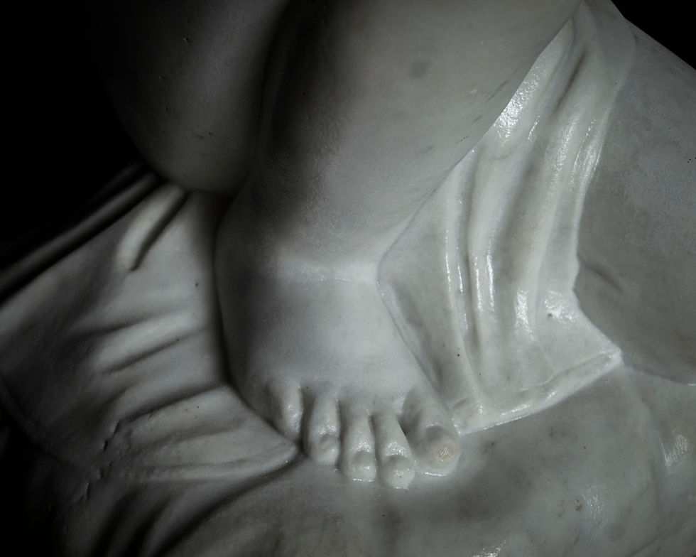 Miniatura: Escultura de Anjo em Mármore