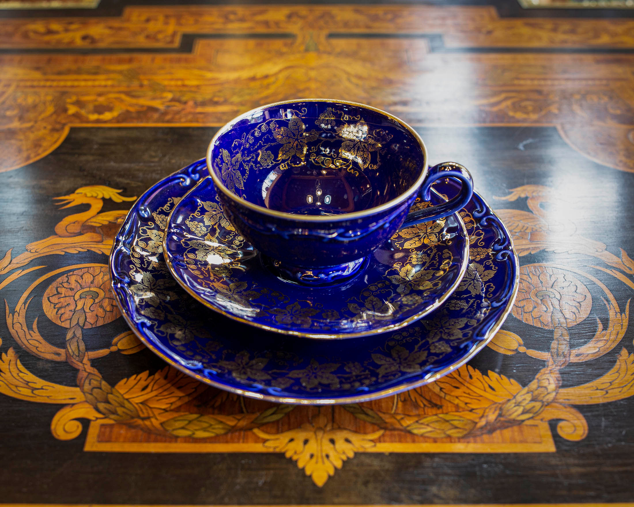 Xícara com Pires e Prato - "BAREUTHER WALDSASSEN BAVARIA"