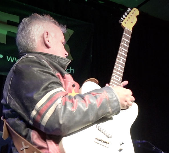 WhiteNoise Rock Coverband aus der Schweiz live auf der Bühne