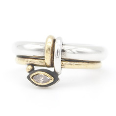Ring-statement-24k-gold-silver-contemporary-jewellery-barbara–bertagnolli-kate-hopwood-jew