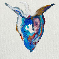 dessin abstrait représentant un cœur anatomique aux couleurs vives et texturées. Les teintes de bleu, vert, rouge, rose et blanc se mélangent dans un style expressif, appliquées en épaisseur pour créer du relief. L’ensemble évoque une fusion entre l’organique et l’émotionnel, avec des formes qui suggèrent des silhouettes humaines ou des éléments naturels. Le fond blanc met en valeur les contrastes et la richesse des couleurs, donnant à l’œuvre une dimension artistique forte.