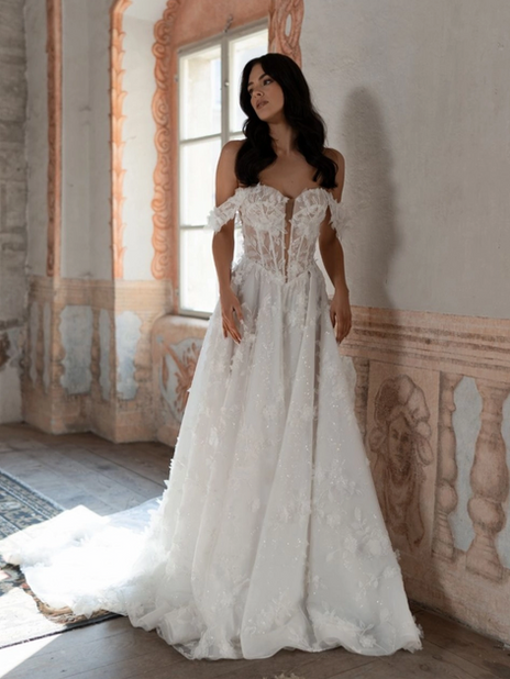 Romantisches Brautkleid mit 3D-Blüten, Herz-Ausschnitt, abnehmbaren Carmen-Träger