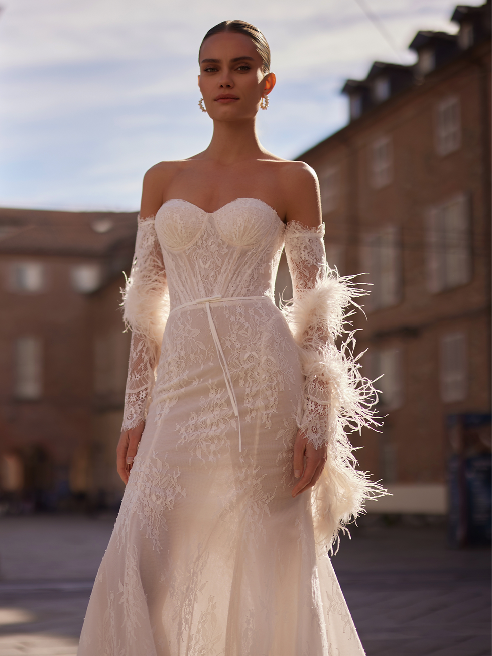 Brautkleid aus Allover-Spitze im Fit-&-Flare-Stil