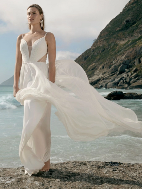 Seiden Brautkleid mit v-Ausschnitt, Cut-Outs an den Seiten und Perlen Rücken