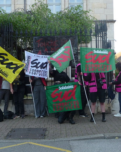 pour-les-manifestants-ce-n-est-pas-travailler-le-1-er-mai-qui-ameliorera-les-revenus-des-s