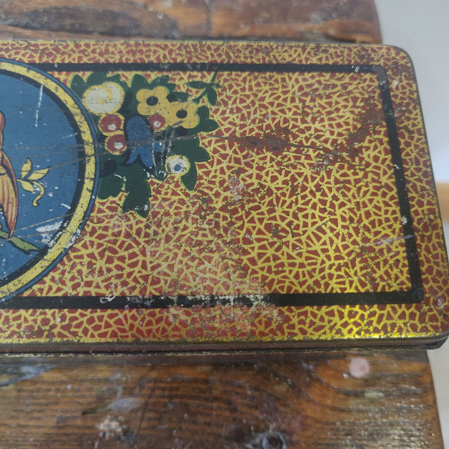 Antique early 20th century lithograph c.w.s ( co op society) cream cracker tin