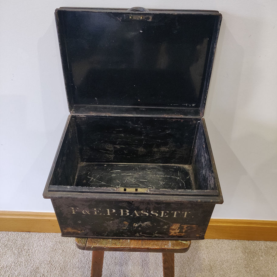 Antique Victorian late 19th or early 20th century metal 2 side handles deed box