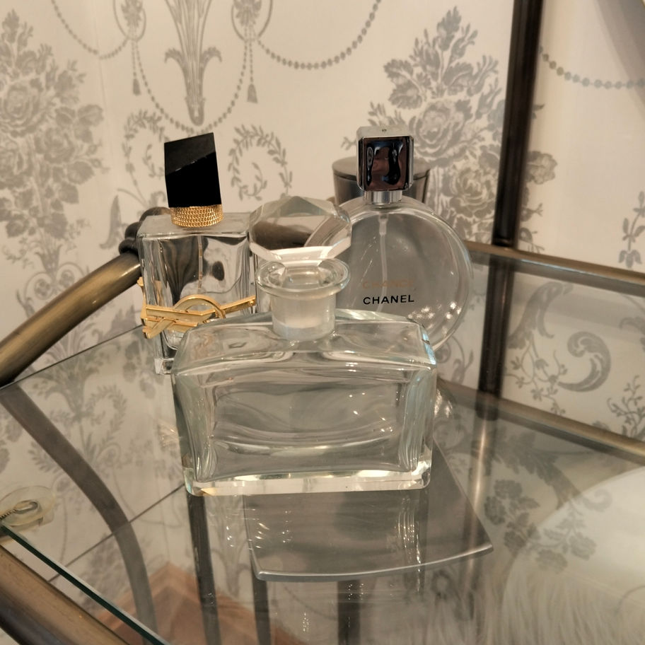 Vintage art deco style large heavy glass perfume bottle with original stopper