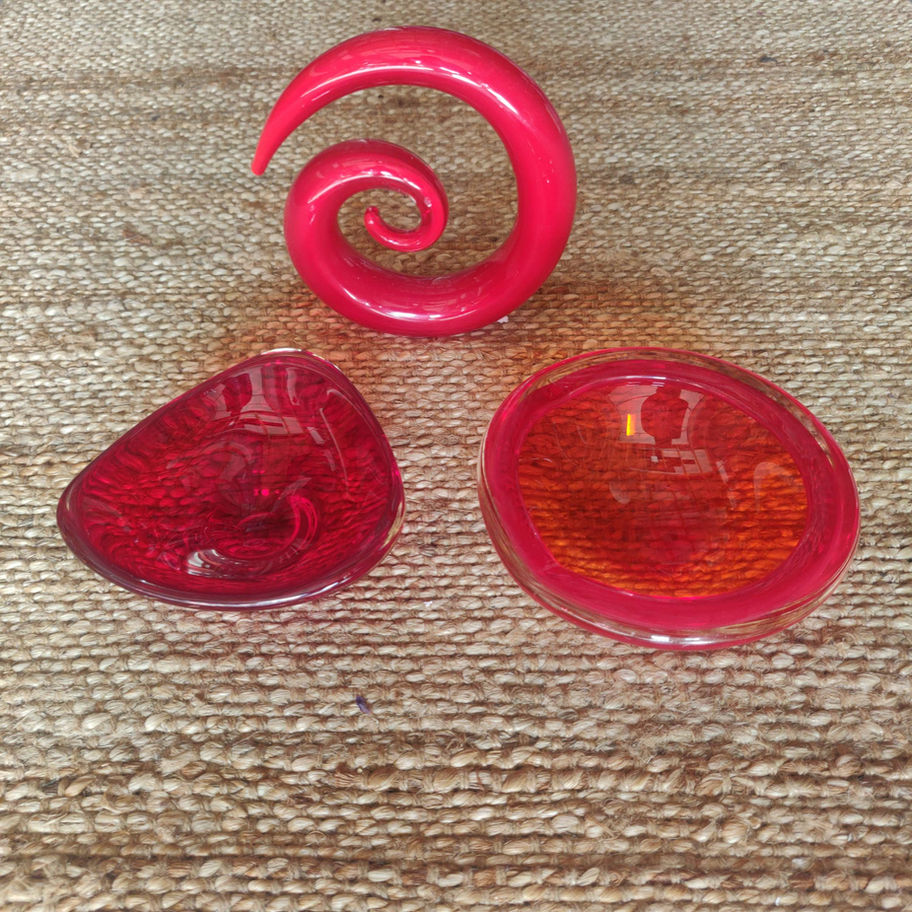 Vintage art glass bowl or pin dish probably Murano or orrefors but no markings