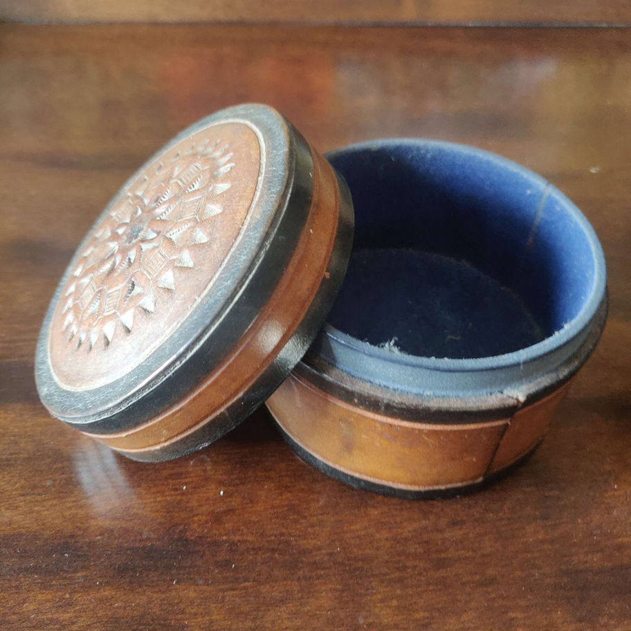 Vintage leather hand made trinket box hand carved star design to lid