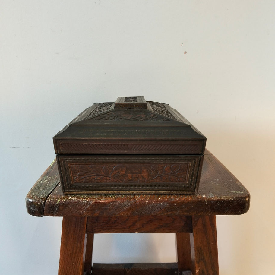 Antique 1927 Huntley and Palmer's biscuit tin in the form of Indian wooden box