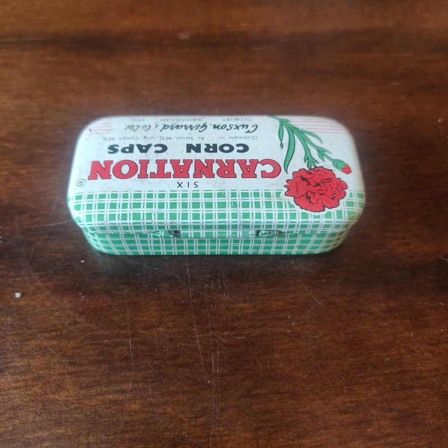 Vintage small carnation corn caps decorative tin 1950s