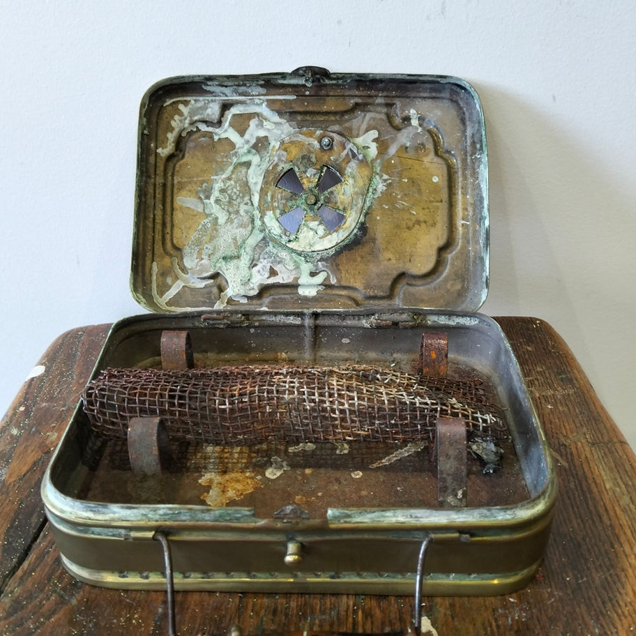 Antique Victorian late 19th or early 20th century brass chaufferette stoker
