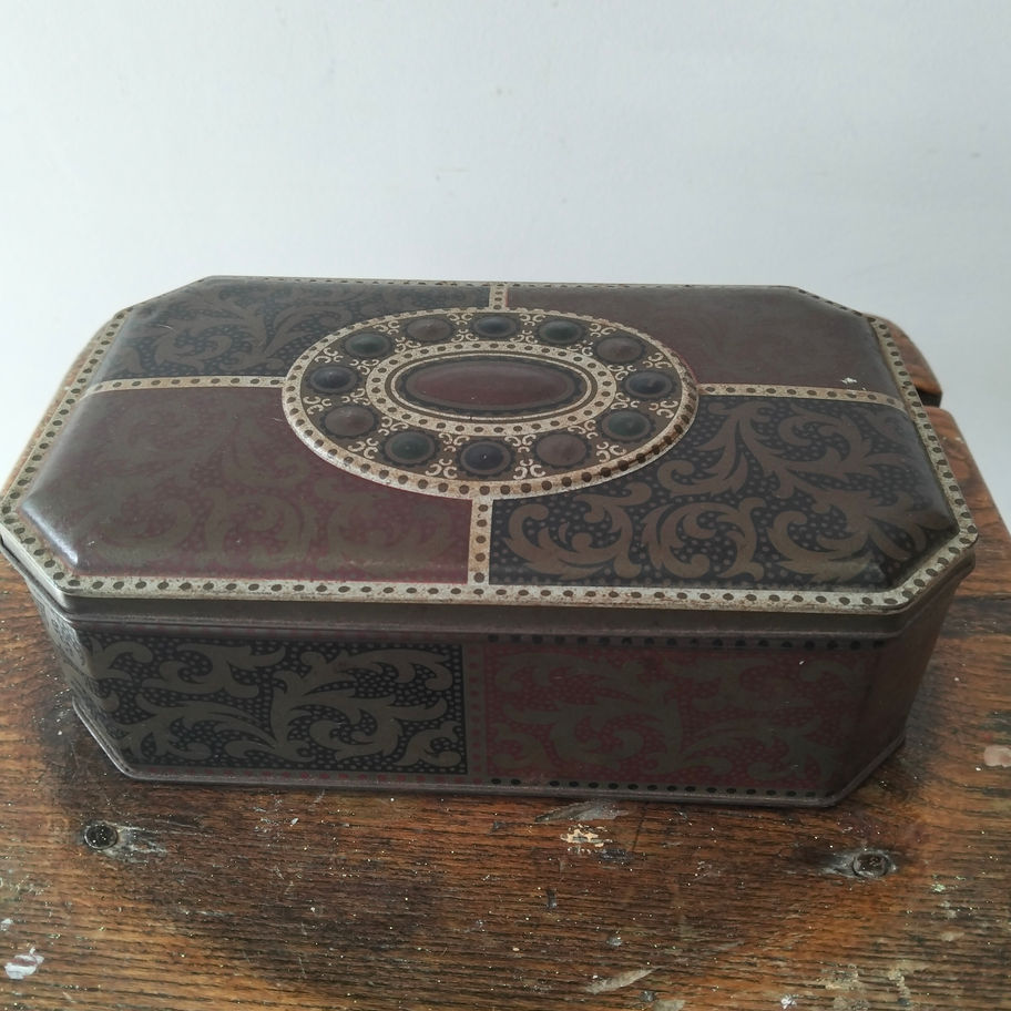 Vintage Carr & Co Ltd “Jewel Box” Biscuit Tin – Carlisle, England