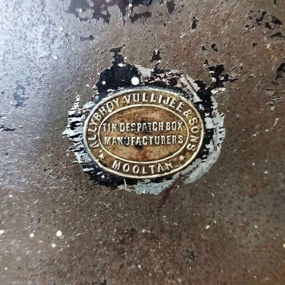 Antique Tin Despatch Box by Allybhoy Vullijee & Sons, Mooltan – Colonial Office